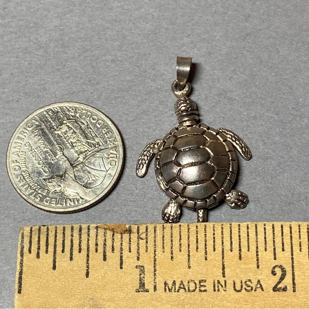 Vintage sterling silver sea turtle pendant - Picture 4 of 4